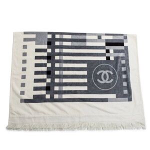 NWOT Chanel large beach towel